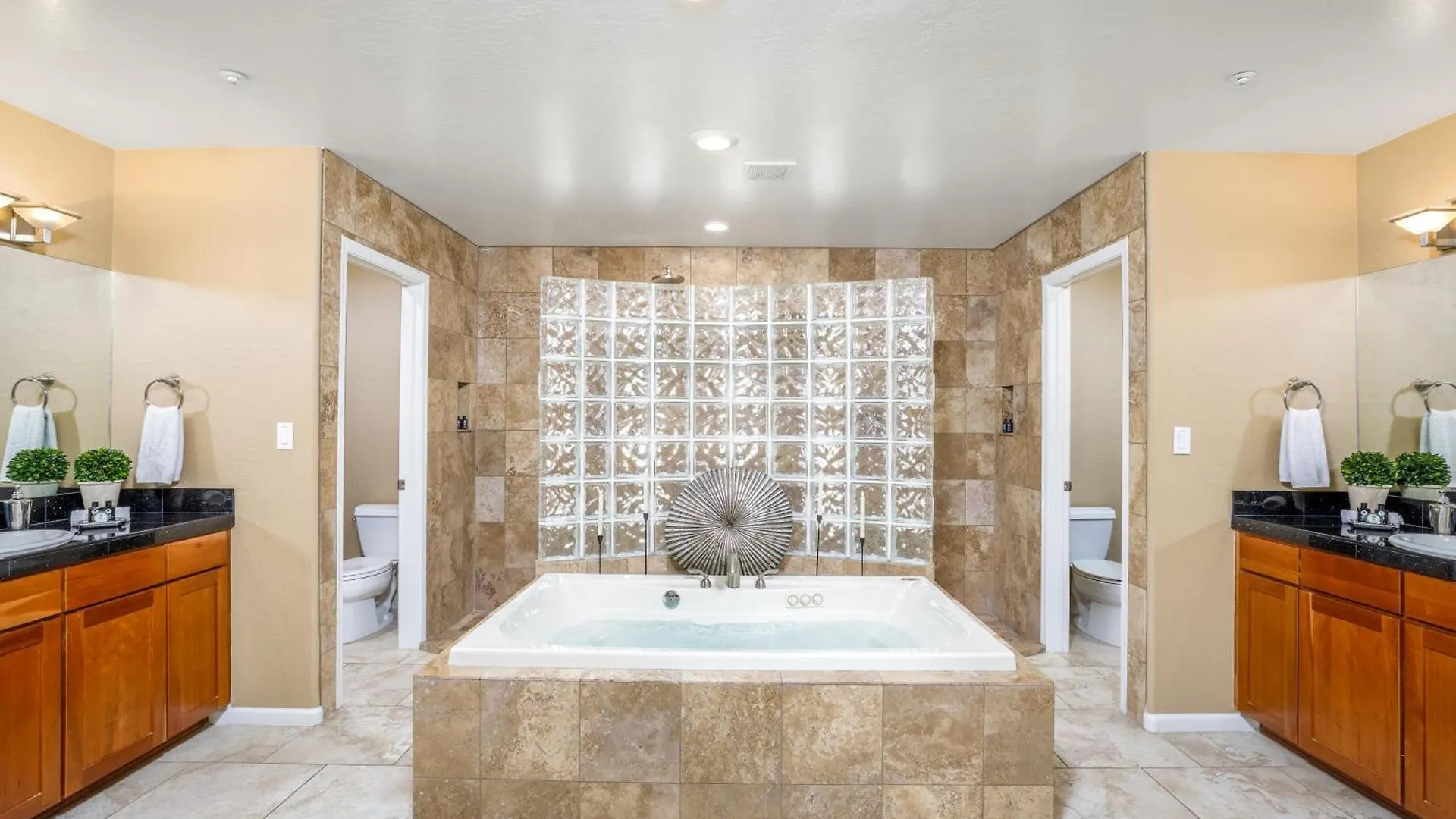 Luxury Estate, Heated Pool, Pickleball Court, More Willa Scottsdale
