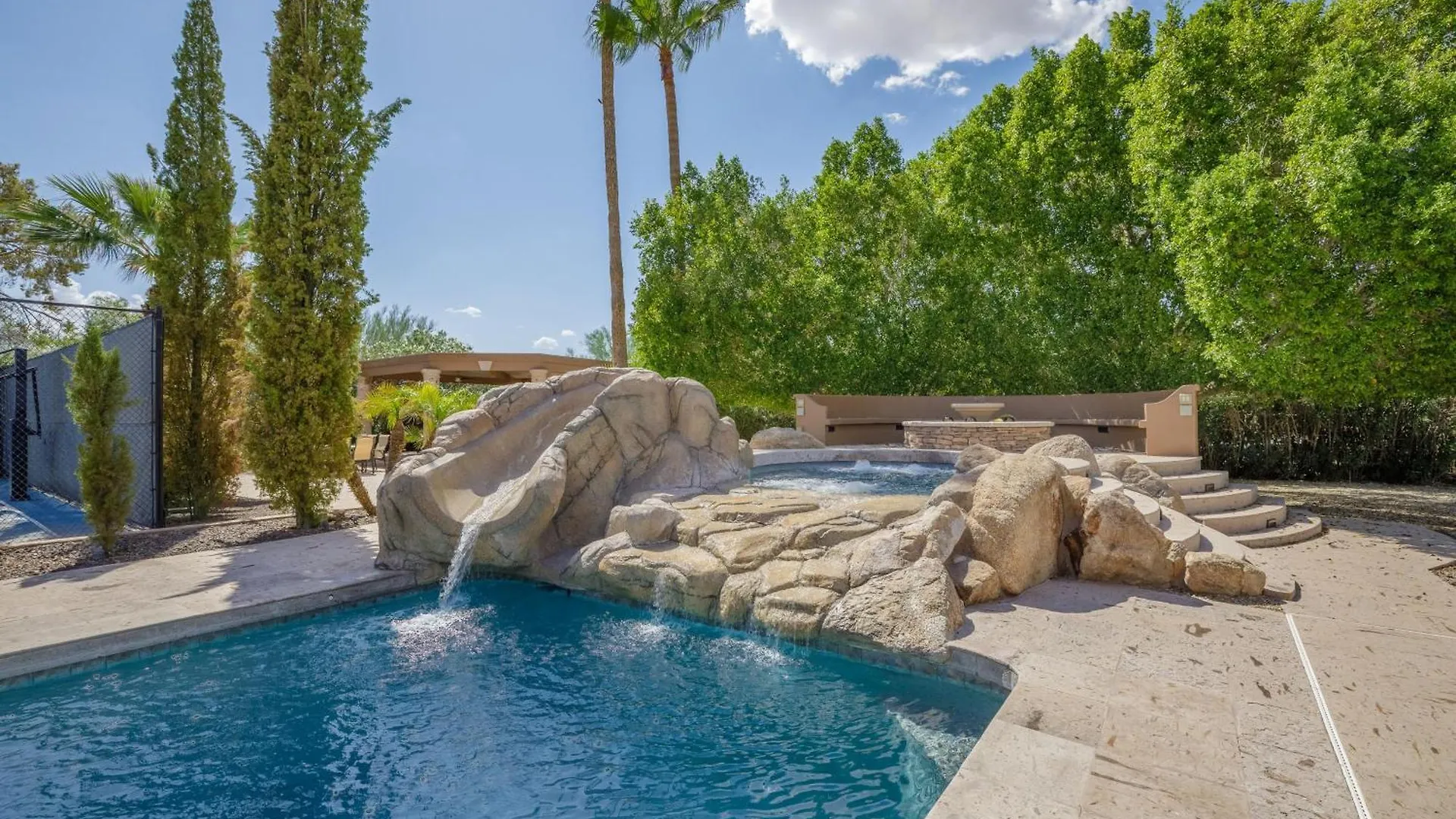 Willa Luxury Estate, Heated Pool, Pickleball Court, More