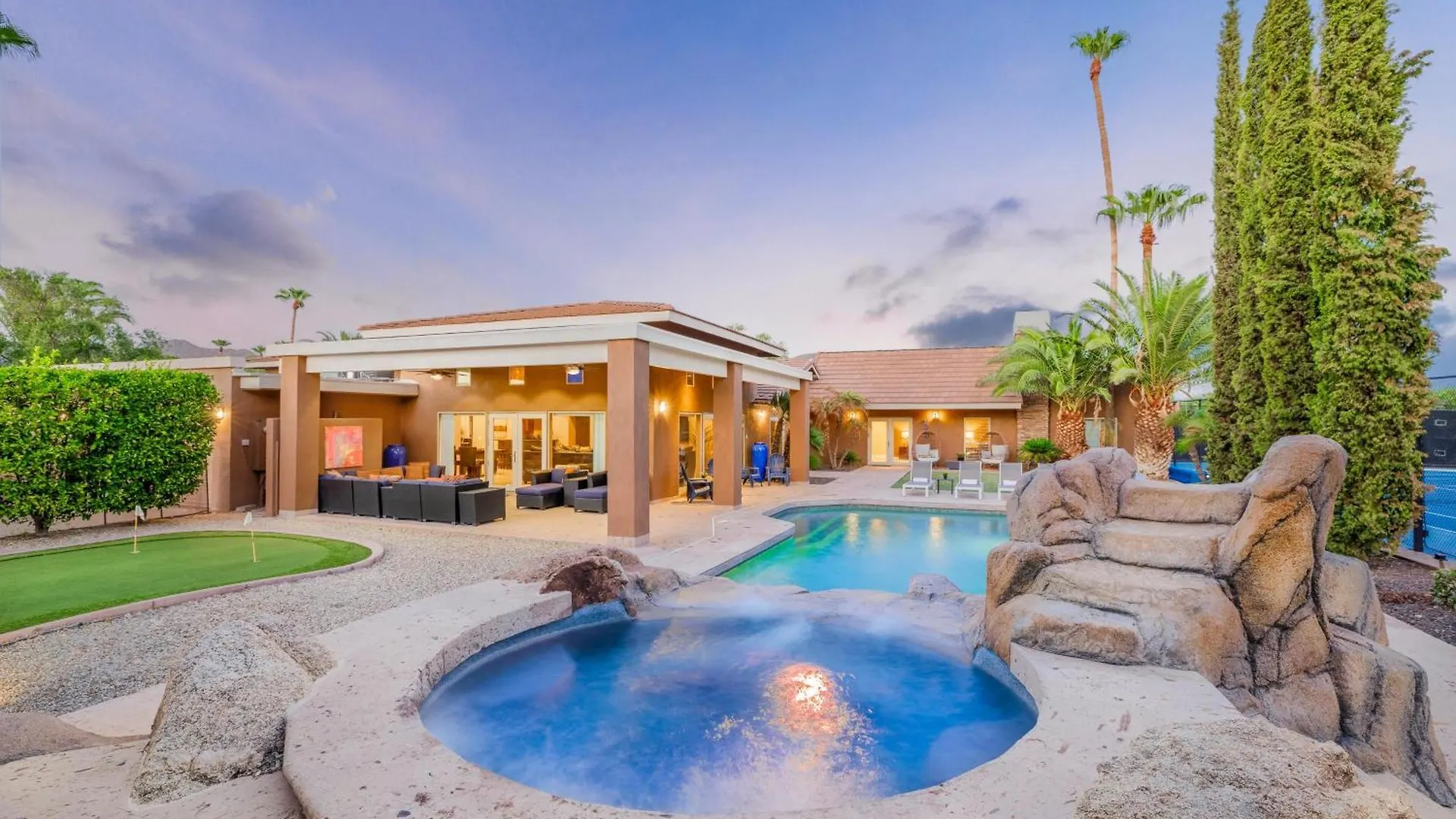 Luxury Estate, Heated Pool, Pickleball Court, More